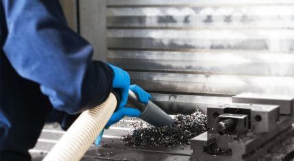 Odkurzacz przemysłowy do zbierania oleju i opiłków