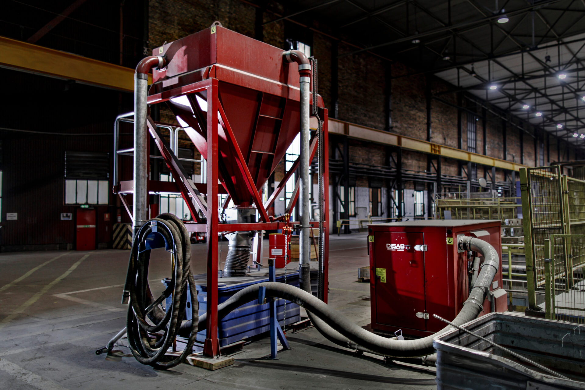 Odkurzacz przemysłowy stacjonarny z separatorem Disab