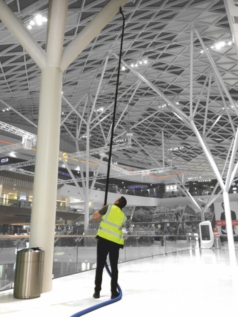 Odkurzanie konstrukcji centra handlowe