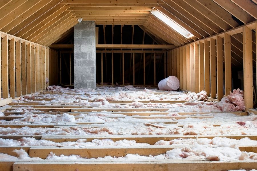 Usuwanie izolacji poddasze.jpg